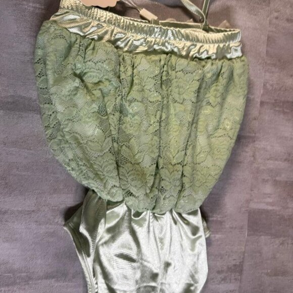 NWT Girls Size 8 Dollcake - "oh so girly" Showtime Green Romper - Picture 3 of 7